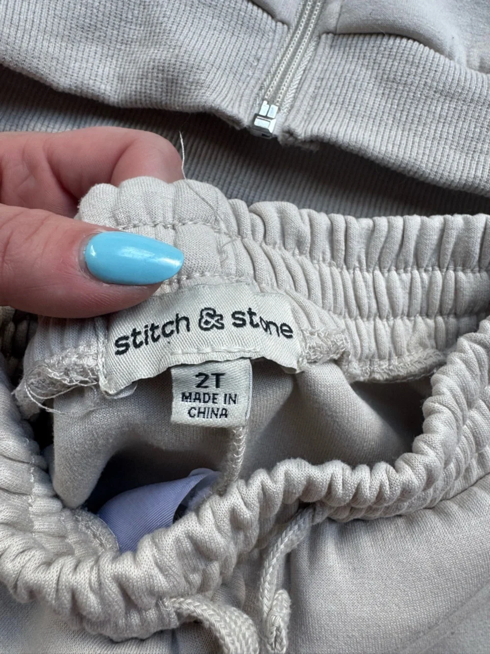 Stitch & Stone 2 piece cream sweatshirt & shorts set size 2T